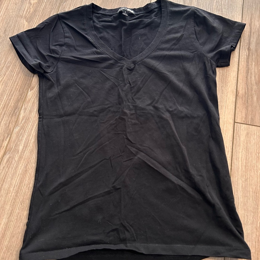 Fashion Nova Basic Vneck Top - Picture 1 of 2